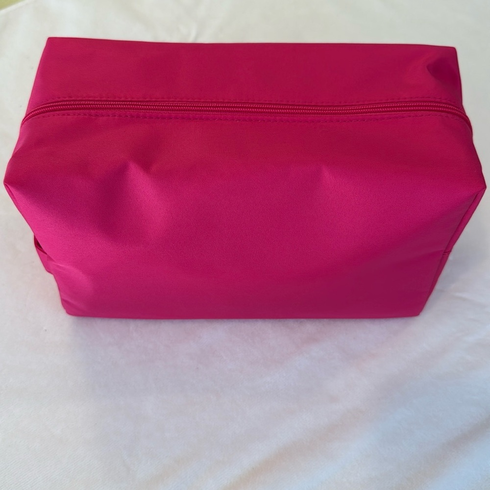 CLINIQUE Bright pink cosmetic bag. Brand new 10Lx7Hx5W